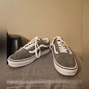 Vans Old Skool Gray And White Suede/Canvas Sneakers Womens Size 7 Mens 5.5